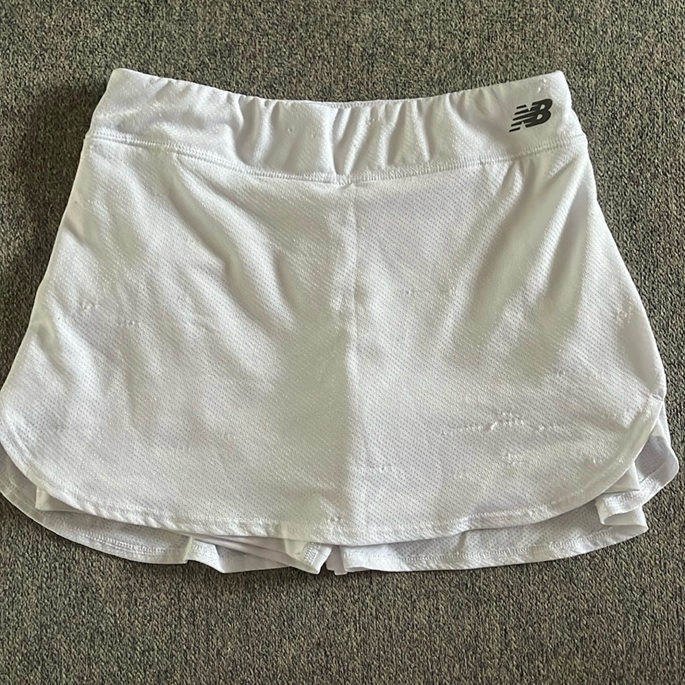New balance tennis skirt. Size medium.